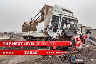 Lkw nach erfolgreichem Crashtest
