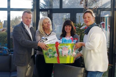 Übergabe von Spenden zum guten Zweck