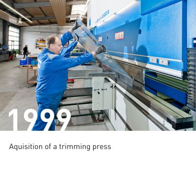 sheet metal processing with a trimming press