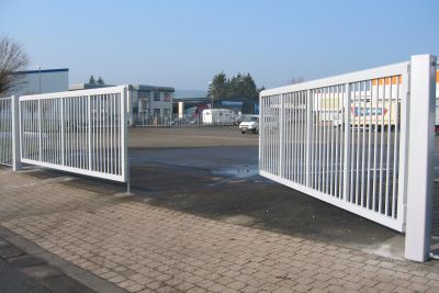 Drehflügeltor während Betrieb